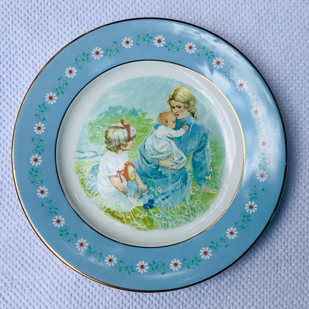 Vintage Avon 1974 Tenderness Commemorative Plate